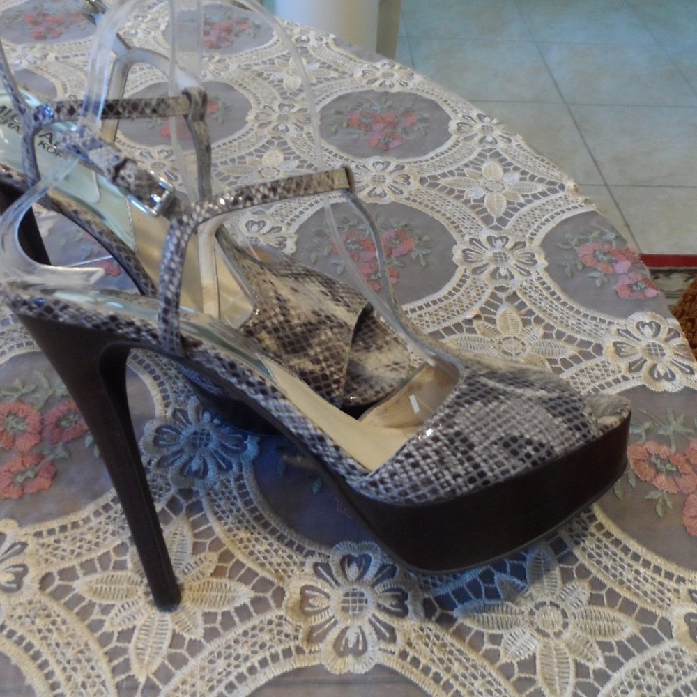 New Michael Kors Gray Python Embosed Leather T-St… - image 7